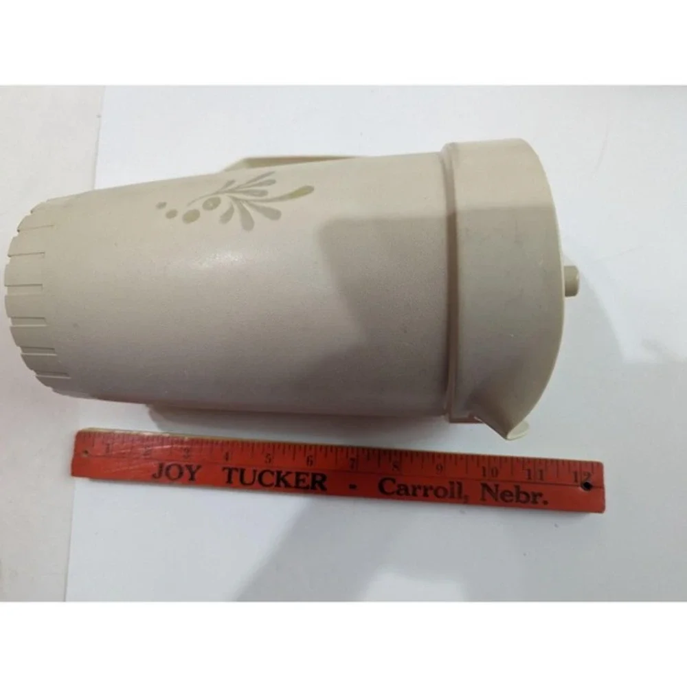 Vintage Tupperware 800-8 Pitcher Almond Tan 2 Quart Push Button‎ Lid Floral 9in